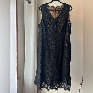 Black lace sleeveless dress